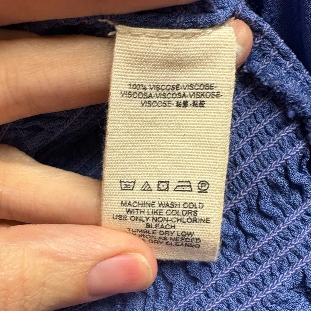 Free People 100% Viscose Blue Blouse W/ Texture And Smocking Size Medium
